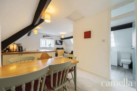 Kitchen / Reception