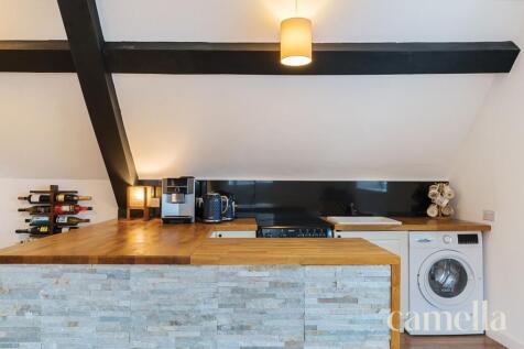 Kitchen / Reception