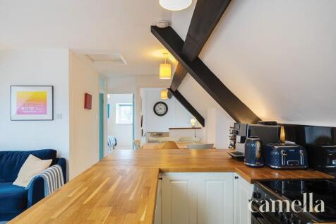 Kitchen / Reception