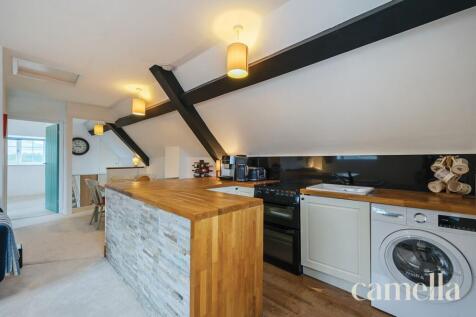 Kitchen / Reception