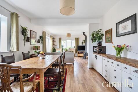 Lounge / Dining Room