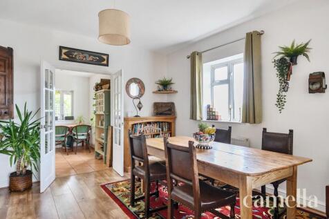 Lounge / Dining Room
