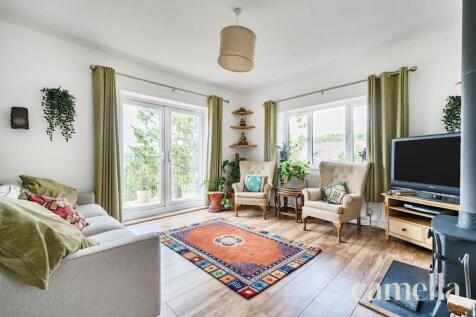 Lounge / Dining Room
