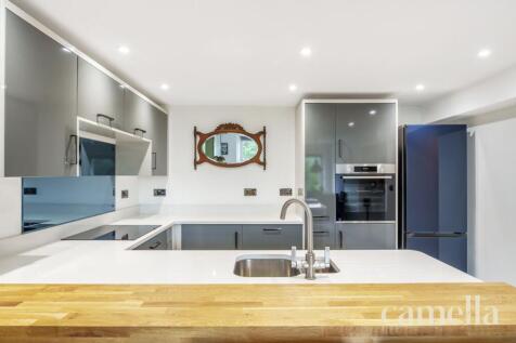 Kitchen/ Dining Room