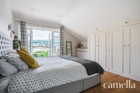 Bedroom One With Balcony &amp; Ensuite