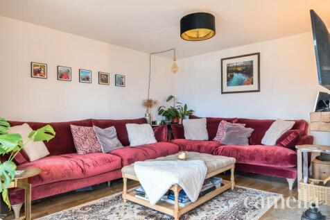 Open-Plan Kitchen / Dining Room / Living Room