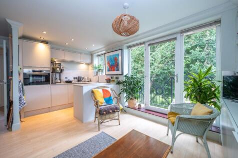 Open Plan Living/Dining/Kitchen