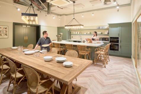 NewVictoria202309...