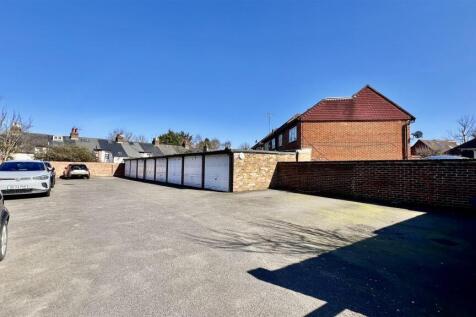 Garage &#43; Parking