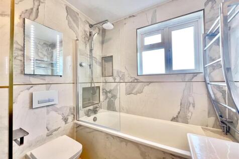 Family Bathroom/ WC