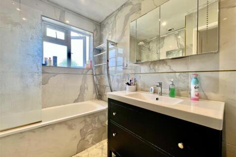 Family Bathroom/ WC