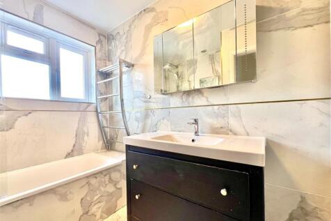 Family Bathroom/ WC