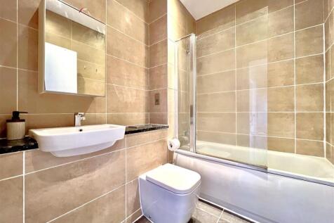 Family Bathroom/ WC
