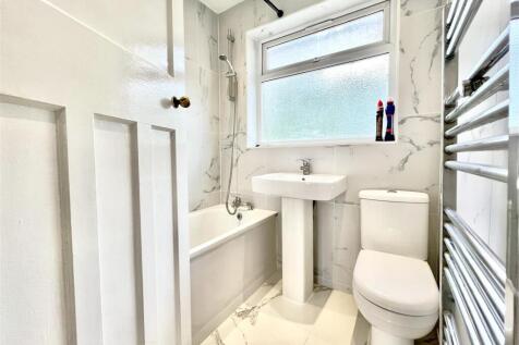 Family Bathroom/ WC