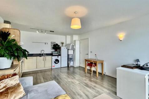 Kitchen/ Reception Room