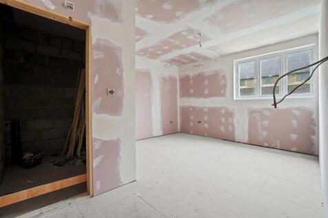 FLAT 3 BEDROOM