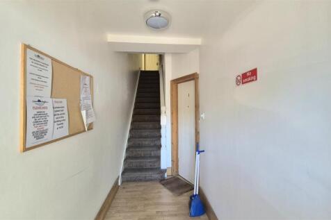 COMMUNAL ENTRANCE