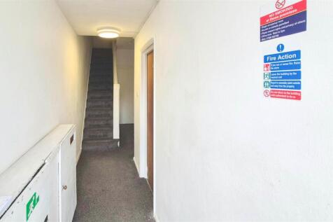 COMMUNAL ENTRANCE