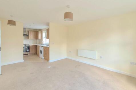 OPEN PLAN LOUNGE/KITCHEN