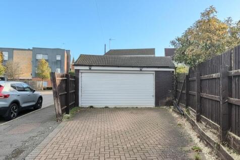 GARAGE &amp; PARKING