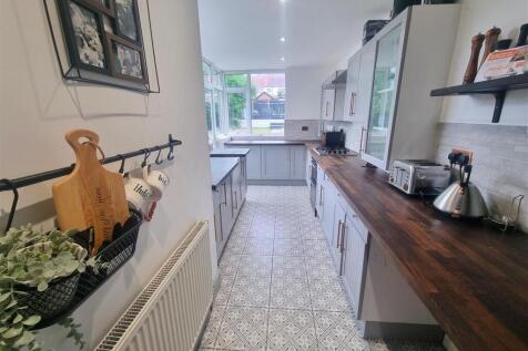 Extended Breakfast Kitchen