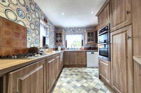 Spacious Kitchen