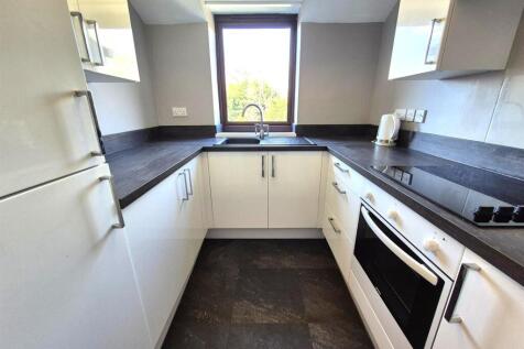 White Gloss Kitchen
