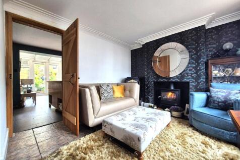 Front Lounge