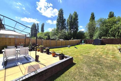 Large Rear Garden