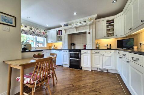 Fitted Kitchen
