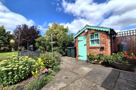 Garden Cloakroom