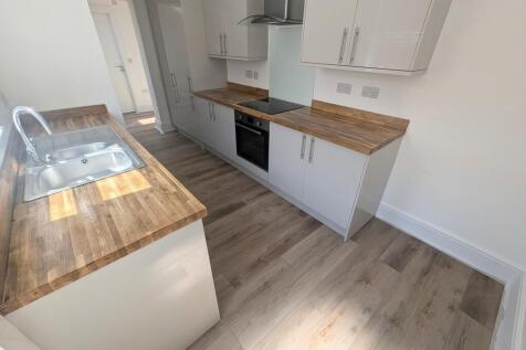 KITCHEN 2.