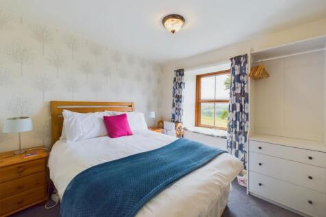 Cottage Bedroom 2