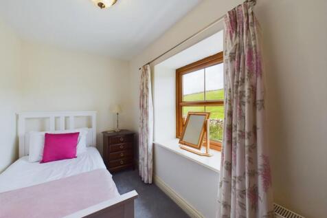 Cottage Bedroom 3