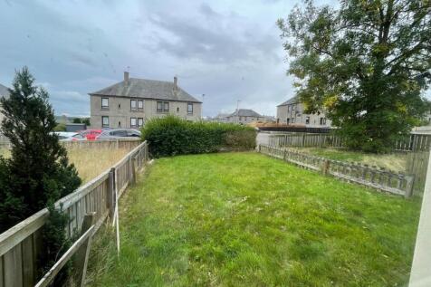 22 Izatt Terrace 2.jpeg