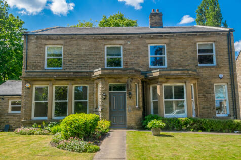 2 SALTERS GARDENS CRAWSHAW LANE PUDSEY LS28 7UZ