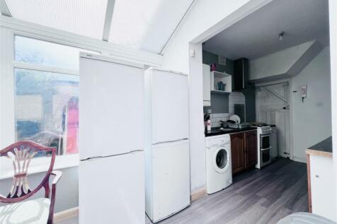 Kitchen/ conservatory