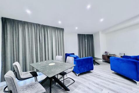 Open plan living/dining area