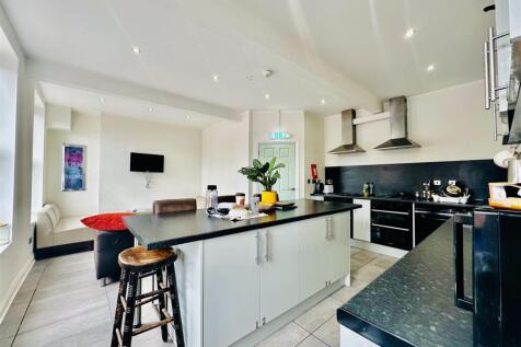 Communal Kitchen