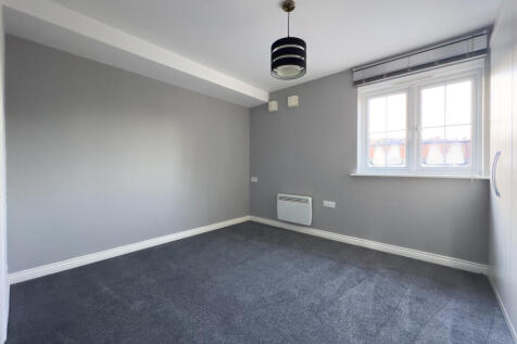 Bedroom 1 w/ ensuite