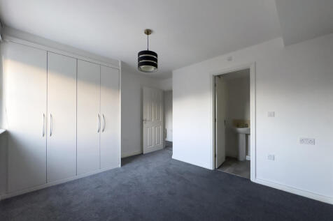 Bedroom 1 w/ ensuite