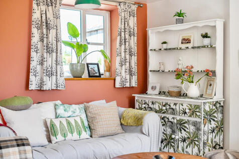 Snug / Dining Room
