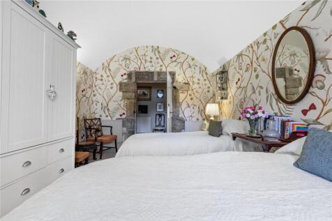 Twin Bedroom1