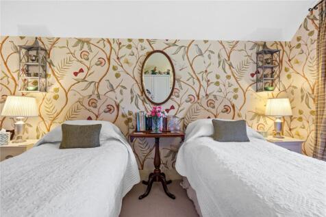 Twin Bedroom1*
