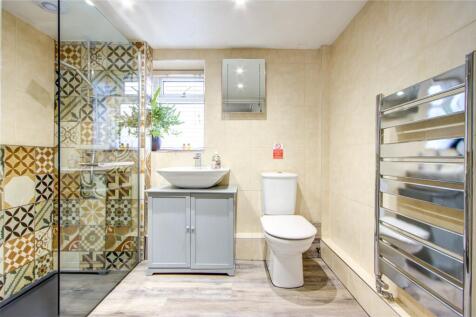 Bed 1 En-Suite