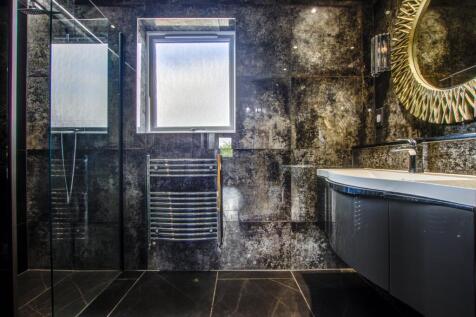 1st En-Suite