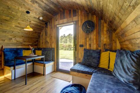 Sitting Area 2