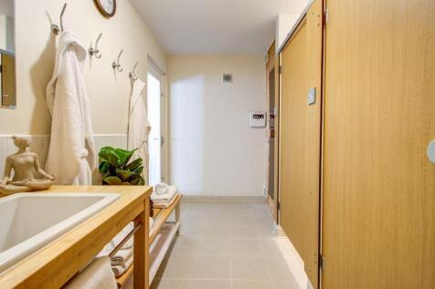 Changing Room/Shower