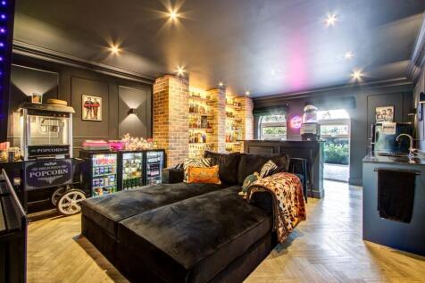 Entertaining Room/Bar