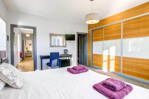 TR Principal Bedroom